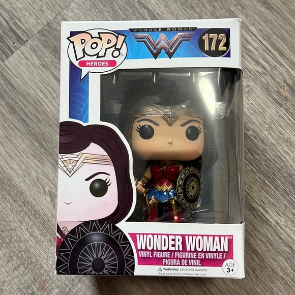 Wonder Woman Pop Funko - Picture 1 of 6